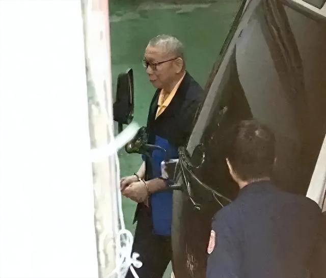 檢察官嗆柯文哲“你不是智商157？”黃國昌怒轟臺灣司法墮落