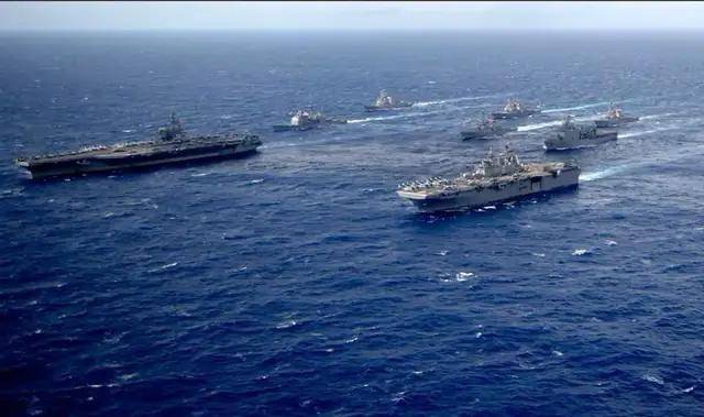 076四川艦到底余了幾萬噸？神秘的黑色飛機(jī)又是啥？