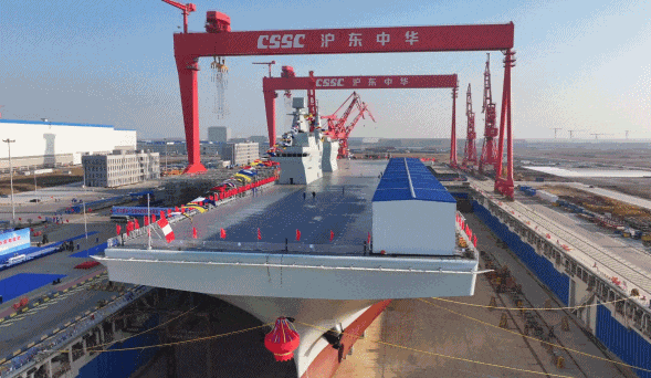 076四川艦到底余了幾萬噸？神秘的黑色飛機(jī)又是啥？
