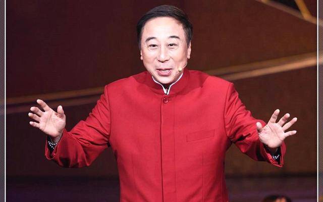 從相聲奇才到“階下囚”，當(dāng)紅時(shí)拋下馮鞏移居海外后，劉偉怎樣了