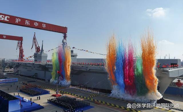 解放軍最新戰(zhàn)艦亮相，又是一個“全球第一”，為“臺獨(dú)”量身定做