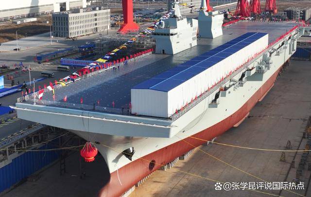 解放軍最新戰(zhàn)艦亮相，又是一個“全球第一”，為“臺獨(dú)”量身定做