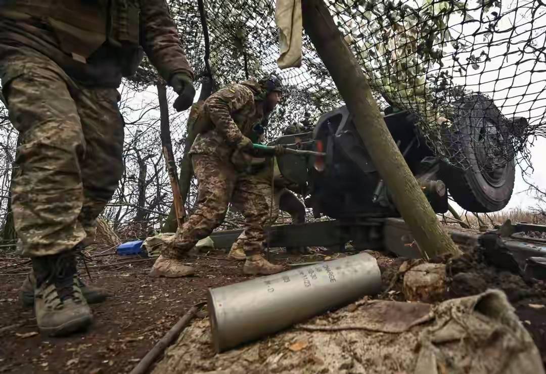 70枚導彈從天而降，烏軍多名高官被撤，普京報復太狠，美毫無辦法