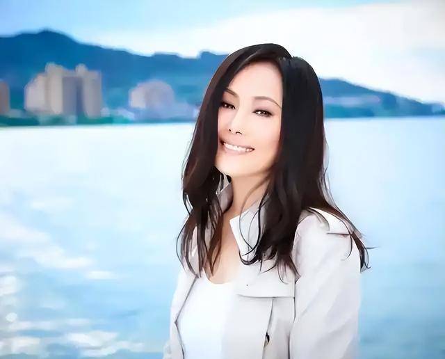 費(fèi)玉清發(fā)聲回應(yīng)江蕙患癌，“無妻無子”的他曾說要葬在江蕙墓旁