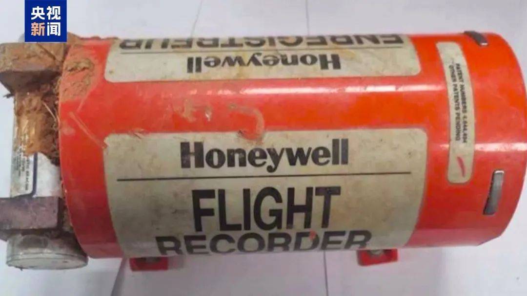 韓國空難機長最后動作曝光，“他可能一直緊握操縱桿堅持到了最后”！涉嫌職務(wù)過失致死，涉事航司高管被禁止出國！調(diào)查中飛機殘骸再次起火