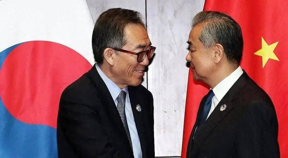 終于出兵了，尹錫悅武力拒捕，外援已到總統(tǒng)府，中方這次相信韓國