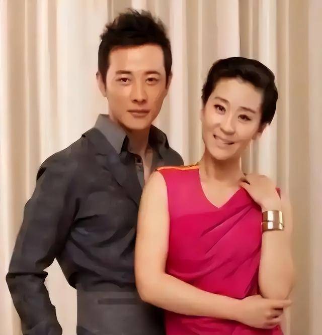 苗圃：父親病重讓羅晉掏空積蓄，出院后轉(zhuǎn)身嫁給了大21歲百億富商