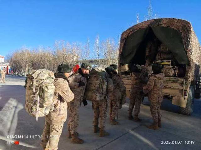 緊急馳援！西藏軍區(qū)部隊第一時間趕赴震中