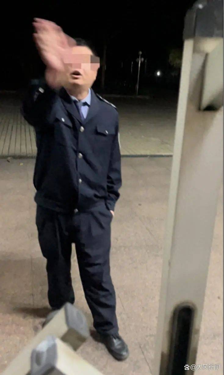 2歲娃長(zhǎng)隆酒店高燒39℃，保安拒交外賣(mài)藥！當(dāng)事人：接受其“教育”一小時(shí)后才拿到藥