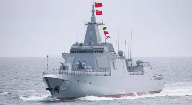 中美軍機黃巖島交鋒：美偵察機從頭頂飛過，轟6K掛彈升空