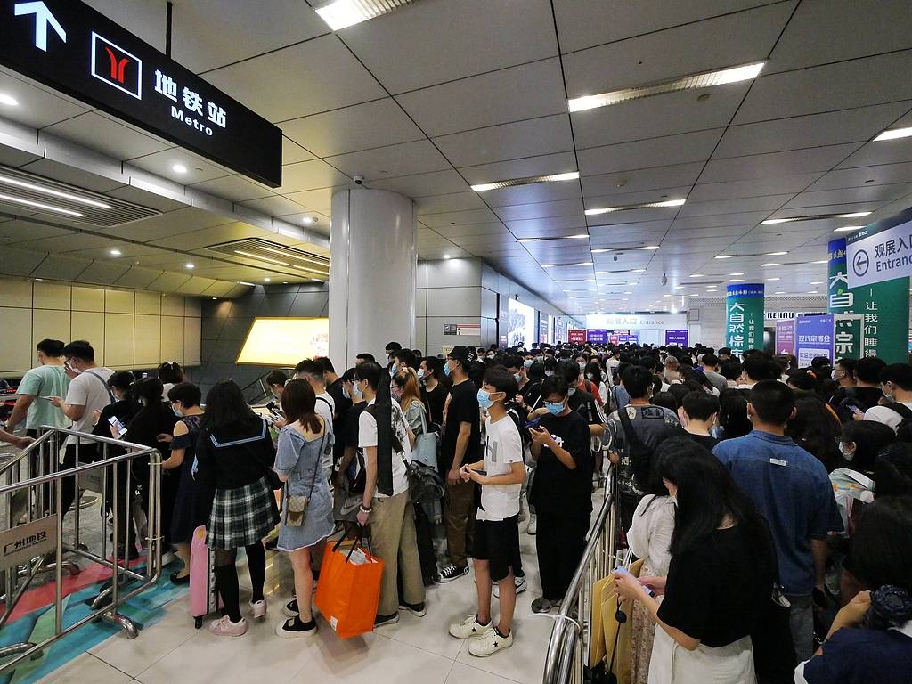 形似棺材的地鐵口被拆除，別讓設(shè)計(jì)公司當(dāng)冤大頭