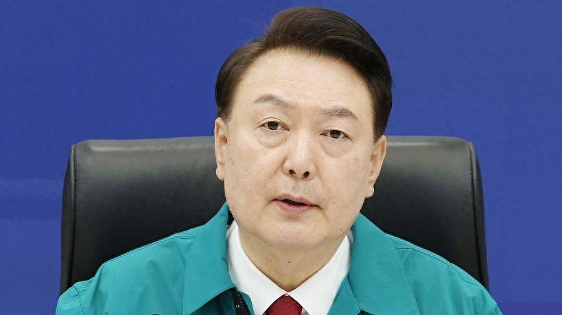 韓國政壇轟動！尹錫悅拒逮捕，軍方站臺，公調(diào)處能否一網(wǎng)打盡？