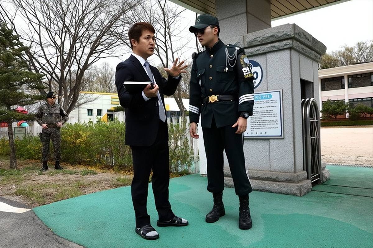 韓國政壇轟動！尹錫悅拒逮捕，軍方站臺，公調(diào)處能否一網(wǎng)打盡？