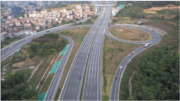 泉州泉南國家高速公路改擴建項目全線通過交工驗收！正式實現(xiàn)通車投入使用
