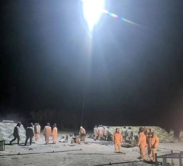 西藏災(zāi)區(qū)，無人機(jī)整晚不間斷照明救援，印軍：避免與解放軍夜戰(zhàn)