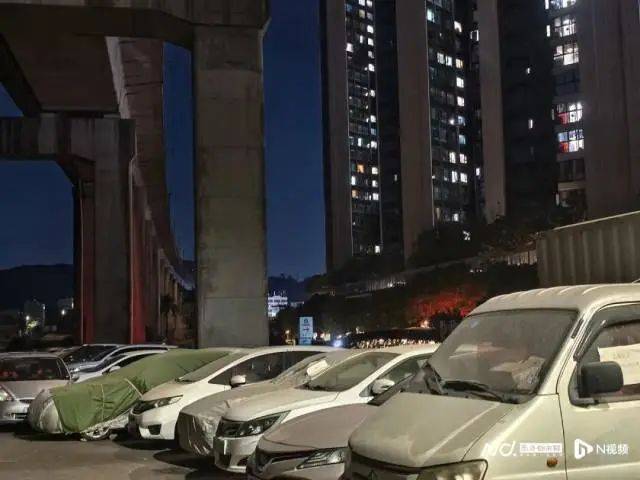 黑煙滾滾！十幾輛汽車被燒！深圳官方通報