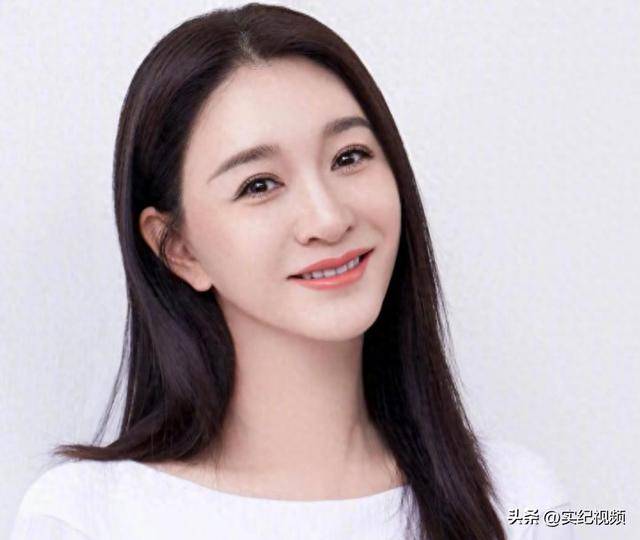 這次，被扒了個(gè)底朝天的李小冉，徹底顛覆了大眾對(duì)她的固有認(rèn)知！