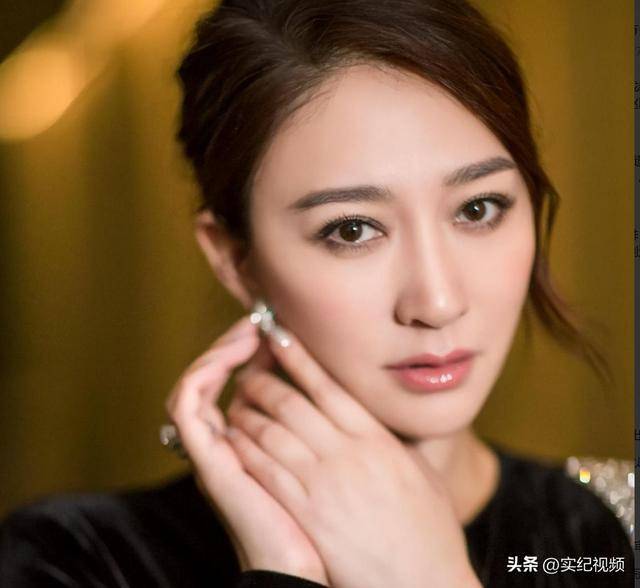 這次，被扒了個(gè)底朝天的李小冉，徹底顛覆了大眾對(duì)她的固有認(rèn)知！