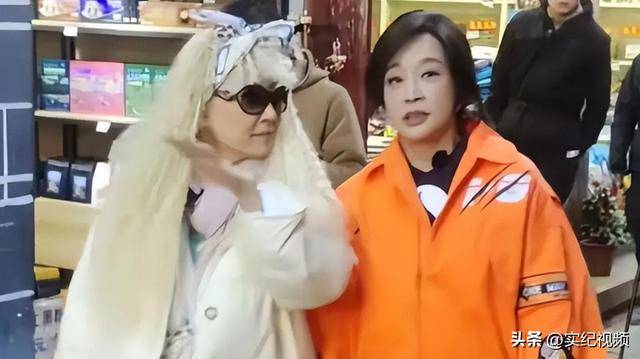 這次，被扒了個(gè)底朝天的李小冉，徹底顛覆了大眾對(duì)她的固有認(rèn)知！