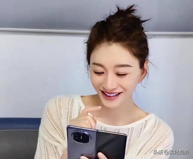 這次，被扒了個(gè)底朝天的李小冉，徹底顛覆了大眾對(duì)她的固有認(rèn)知！