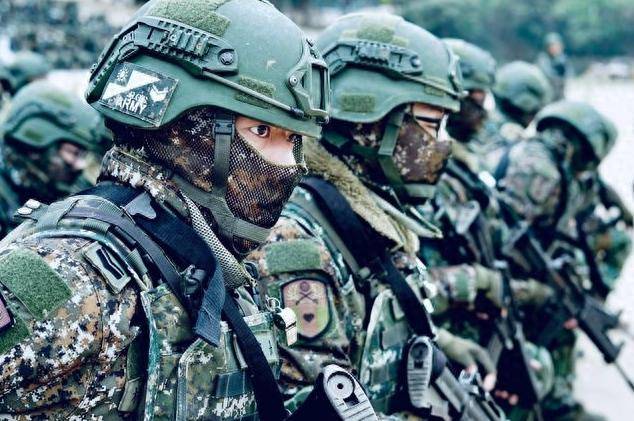 24小時內(nèi)，解放軍分4路“圍島”，臺軍爆發(fā)退伍潮，臺學(xué)者講實話