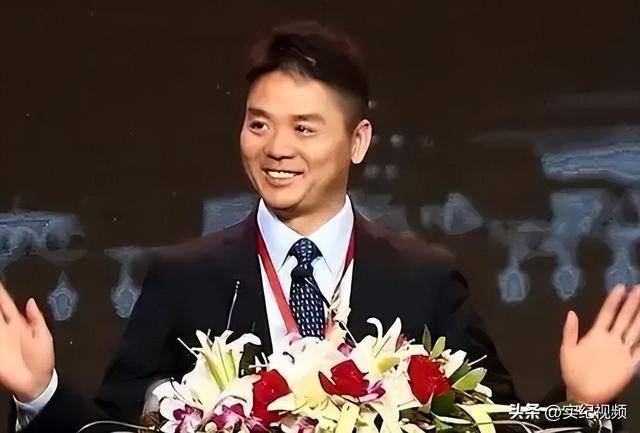 坐擁742億，卻救不了43歲妹妹！把外甥當親子，一年給100萬撫養(yǎng)費