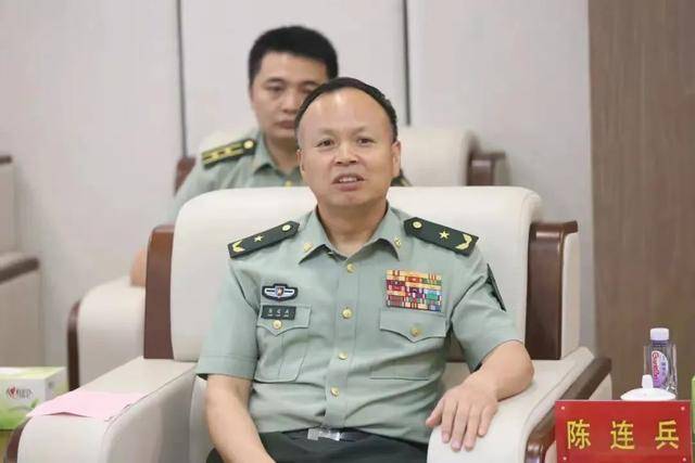 上海警備區(qū)司令員陳連兵，任上海市委常委