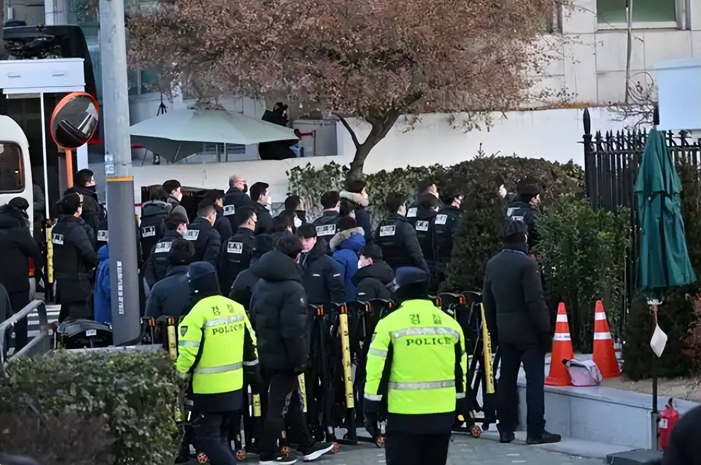 尹錫悅趕在入獄前猛打一槍，打破韓國77年慣例！忠粉悲痛！