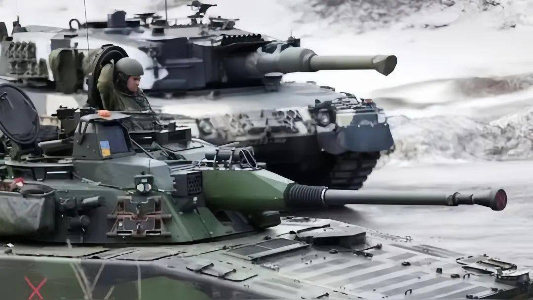 俄軍突襲庫(kù)皮揚(yáng)斯克，千輛戰(zhàn)車大舉渡河，烏克蘭緊急反應(yīng)：澤連斯基如何應(yīng)對(duì)？