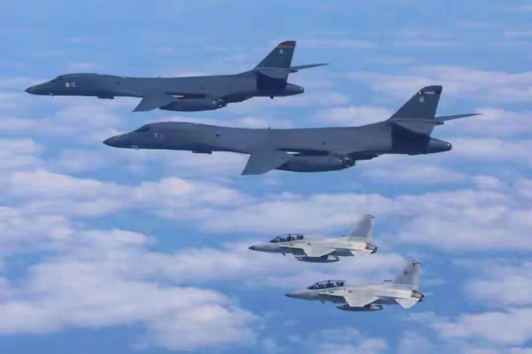 動真格了！“大魚”全露頭，5架戰(zhàn)機欲飛越黃巖島，解放軍打開天窗說亮話
