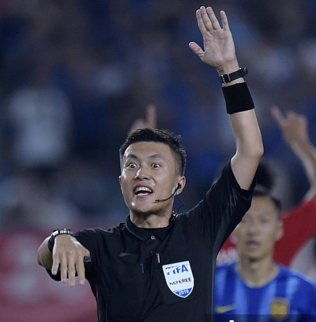U20亞洲杯中國(guó)裁判判罰出現(xiàn)重大錯(cuò)誤長(zhǎng)期依賴(lài)VAR，不用了就不會(huì)吹了？