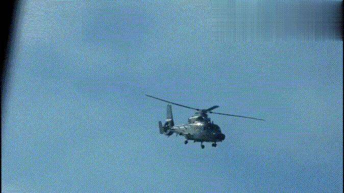 極限三米！黃巖島中菲空中對(duì)峙！武直9強(qiáng)勢(shì)碾壓，菲記者嚇得尖叫
