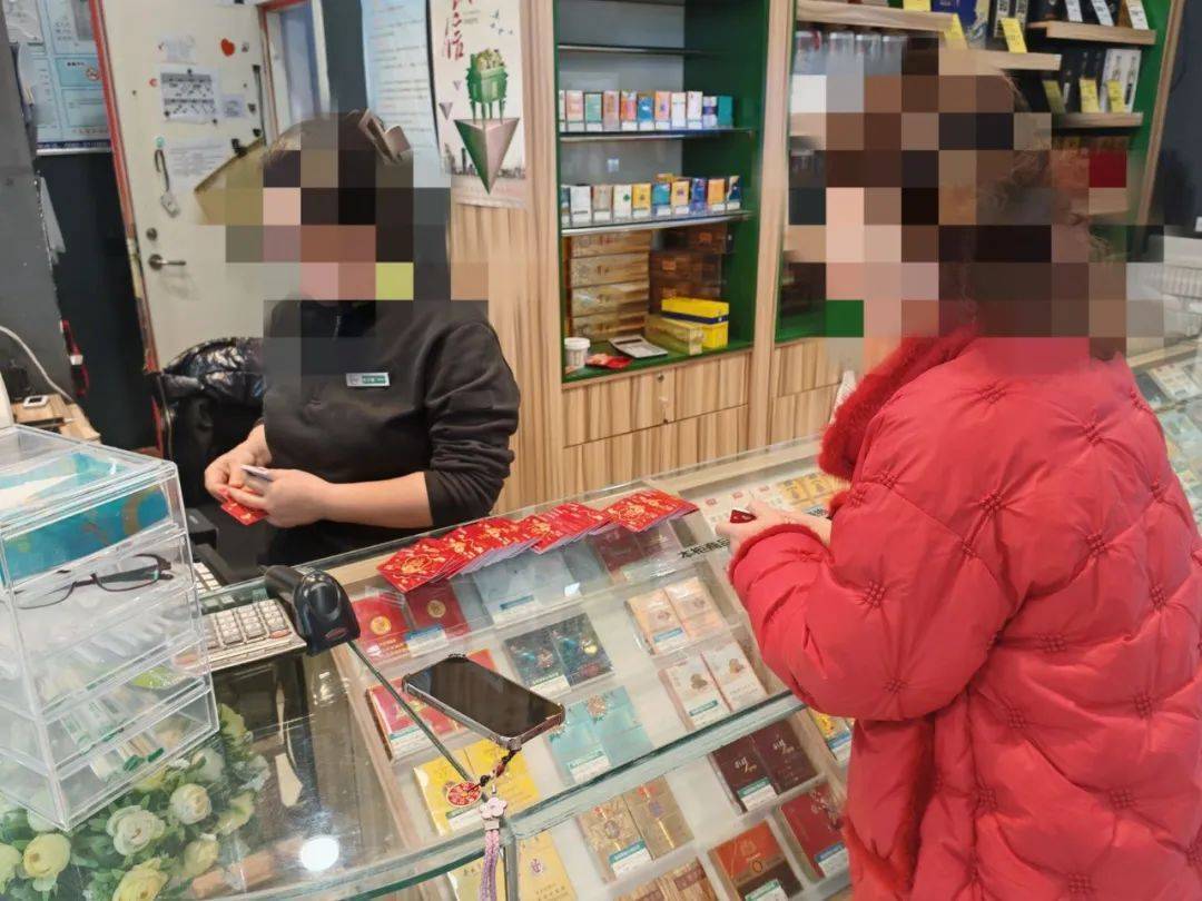 安徽一女子瘋狂購入16萬元購物卡，超市緊急報(bào)警！