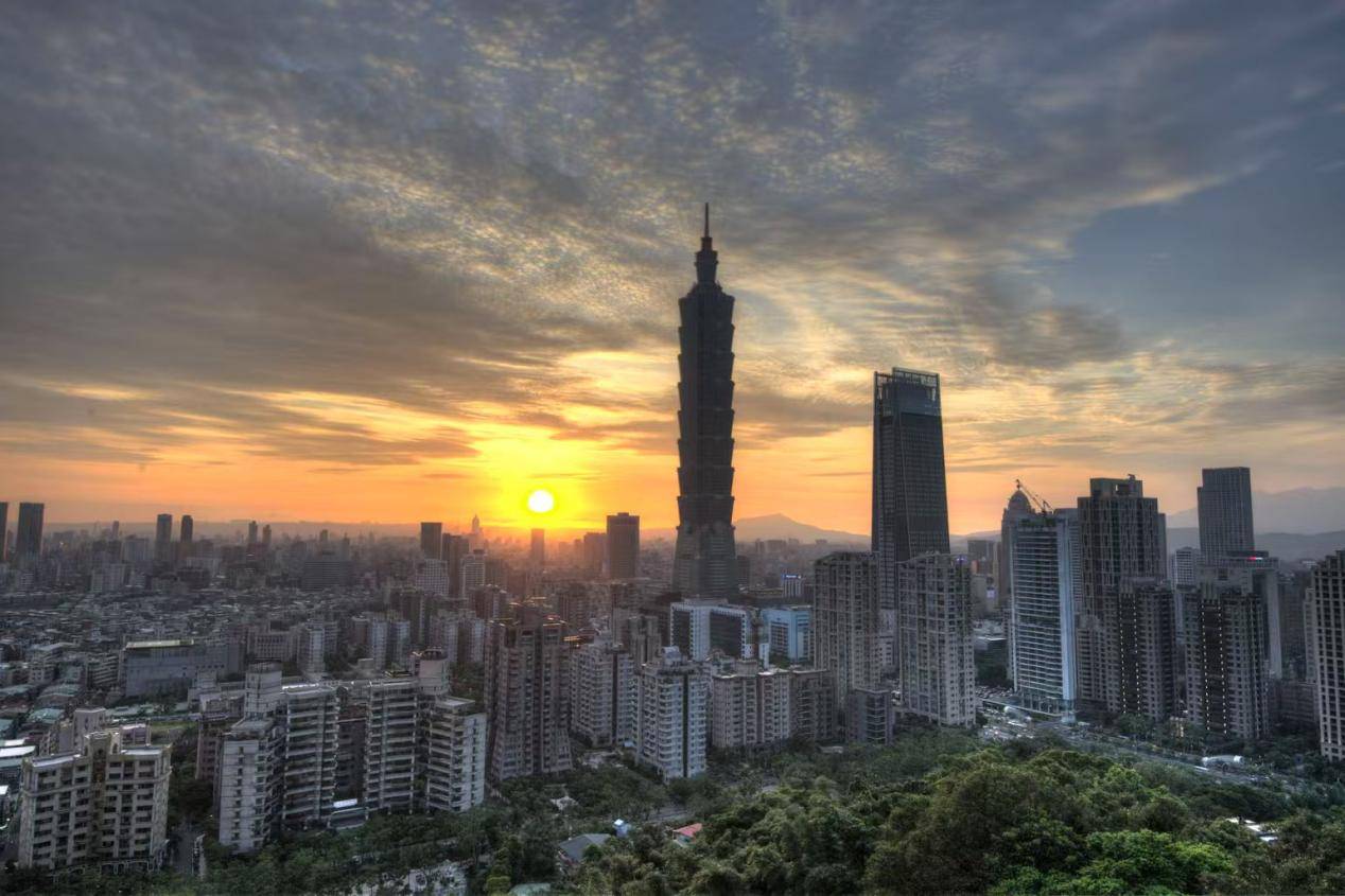 就在剛剛！解放軍不再口頭警告，臺海上演正式交鋒，釋放信號強烈