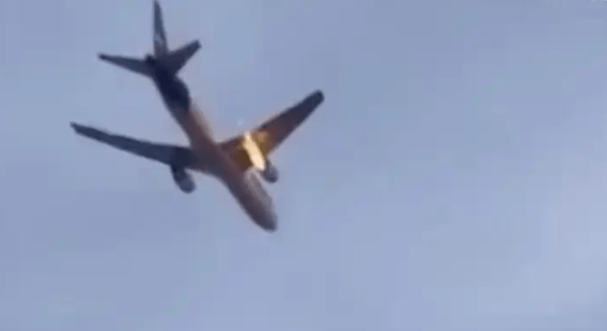 美國突傳一聲巨響！波音737斷成三截，機上載183人，場面慘不忍睹