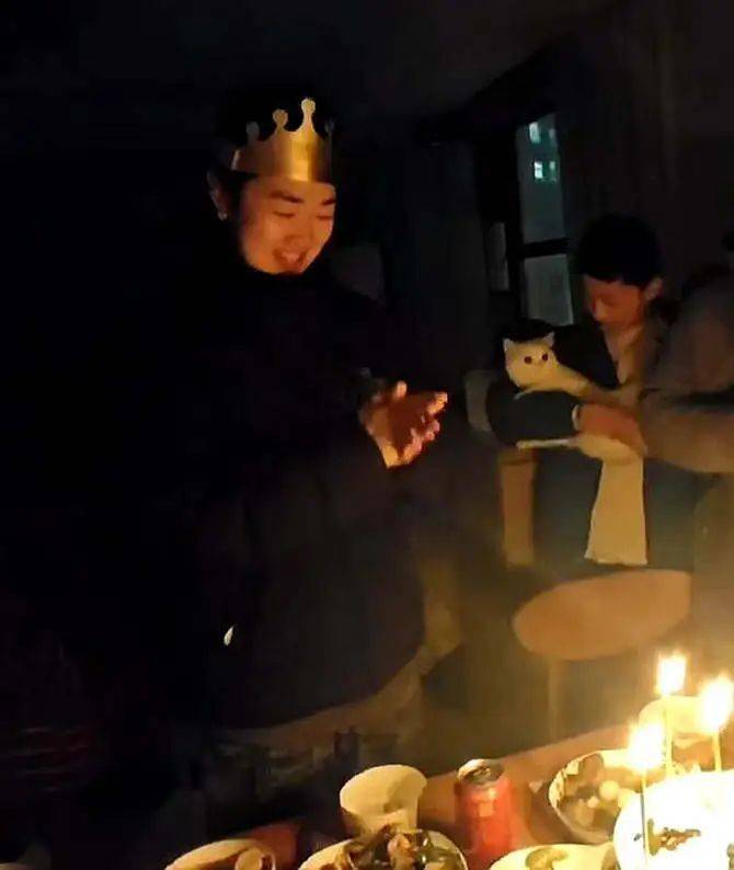 痛心！她于凌晨不幸去世，年僅19歲