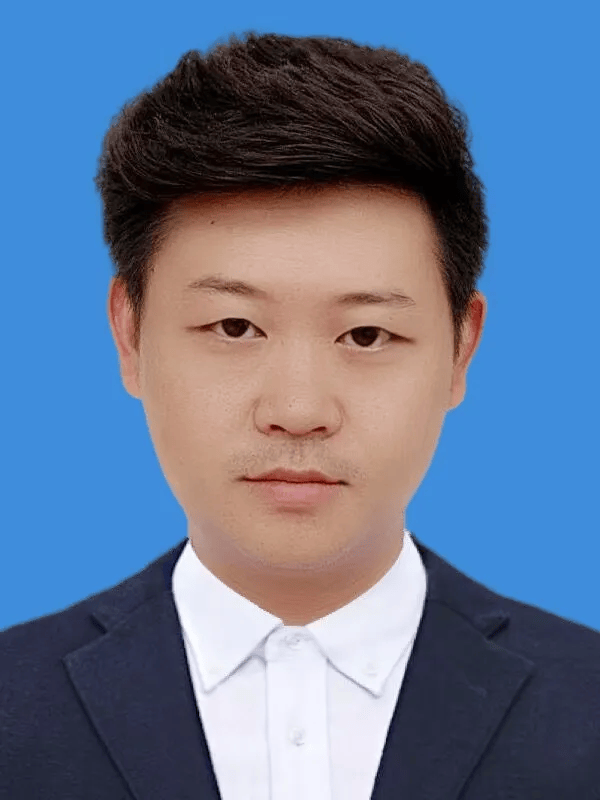生于1989年，李偉涉嫌嚴重違紀違法