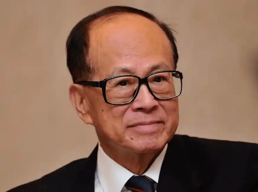 大陸話音剛落，港口收購懸念升級！李嘉誠之子赴陸，官方上硬菜