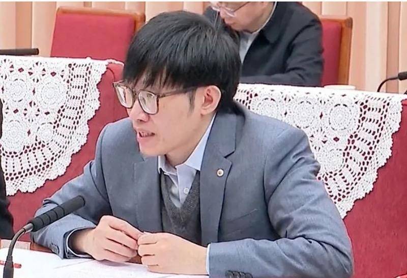 DeepSeek創(chuàng)始人梁文鋒首登全球富豪榜！好友稱其低調(diào)