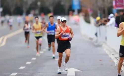 馬拉松職業(yè)“私兔”最高月入4萬 從熟人搭子到有償服務