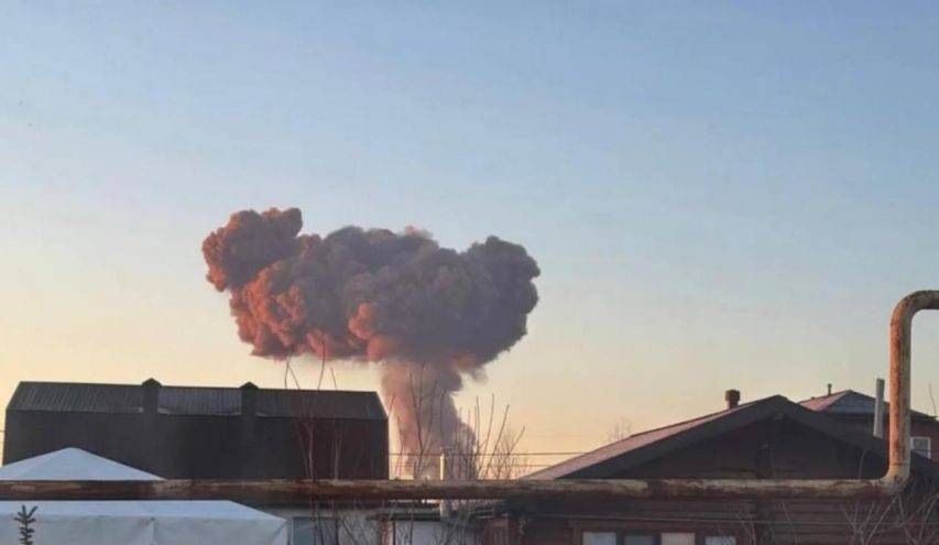 澤連斯基又被騙了？烏軍轟炸俄戰(zhàn)轟基地后，把馬克龍嚇到不敢出兵
