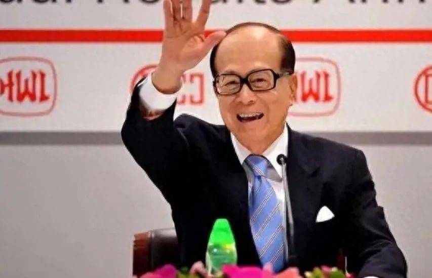 不見棺材不落淚！只剩4天，李嘉誠心意已決，中方用5字定調(diào)