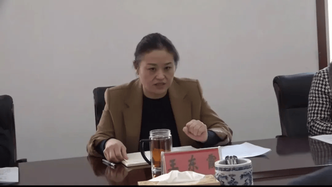 王東霞“刷白墻”，詳情披露