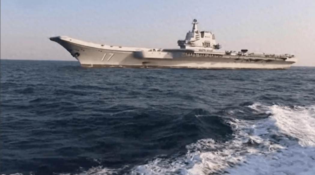 日艦大波號“橫切”山東艦，臺海局勢再添變數(shù)，日本對華軍事意圖暴露無遺！