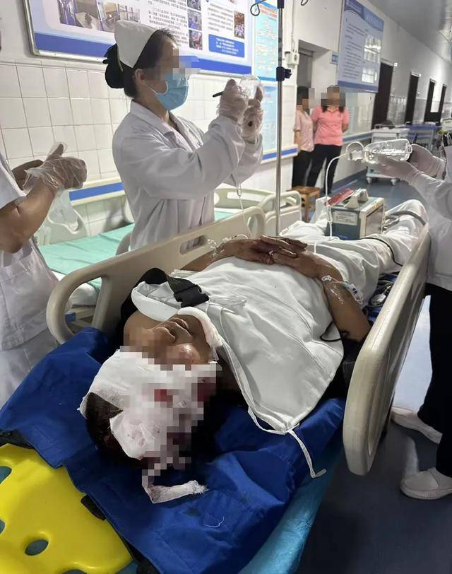 六旬男子騎車被越野車撞飛，女兒發(fā)帖：肇事司機是退休法官