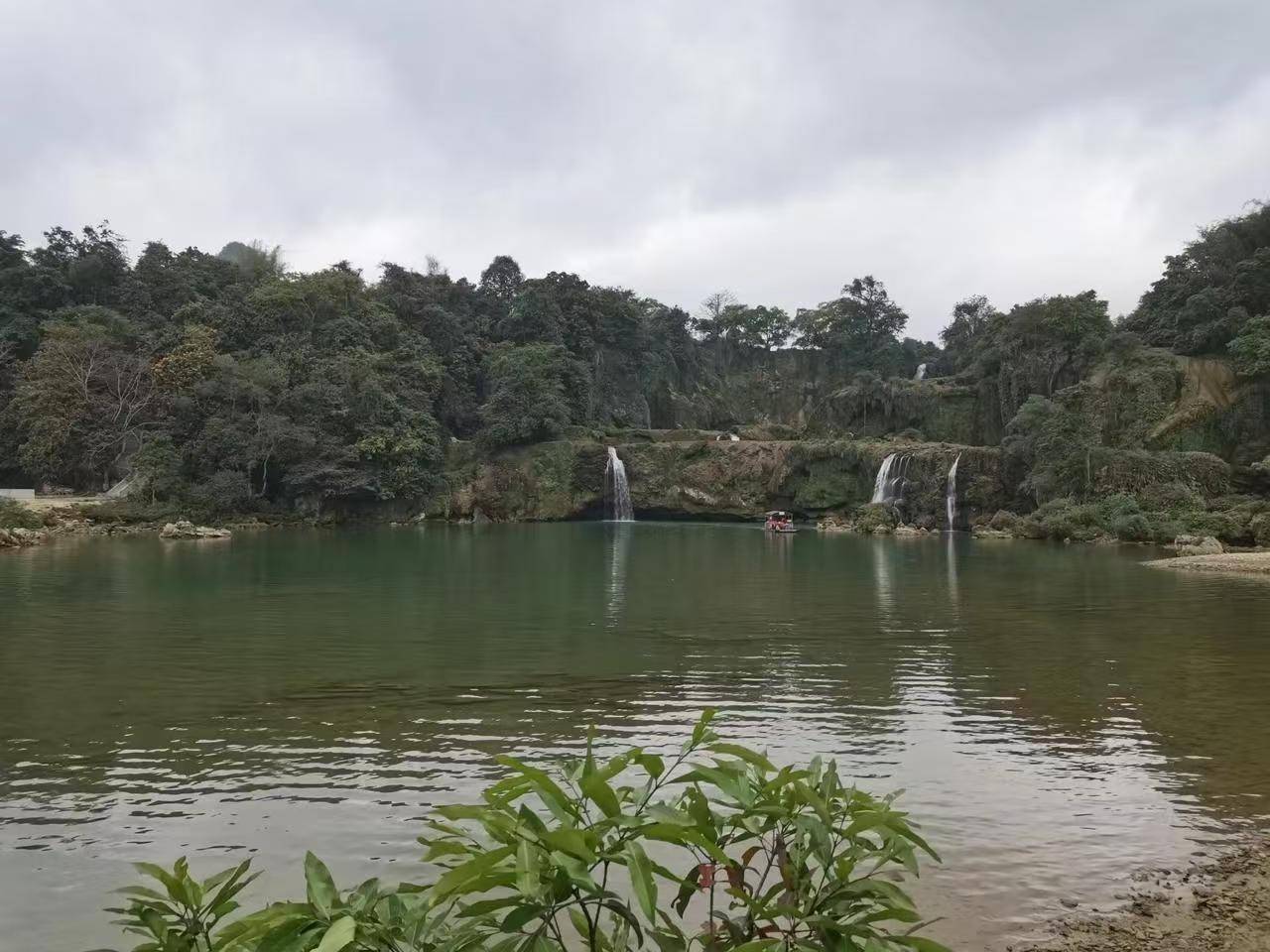 廣西德天跨國瀑布變“小水滴”，景區(qū)：枯水期，水量要到6月以后恢復(fù)