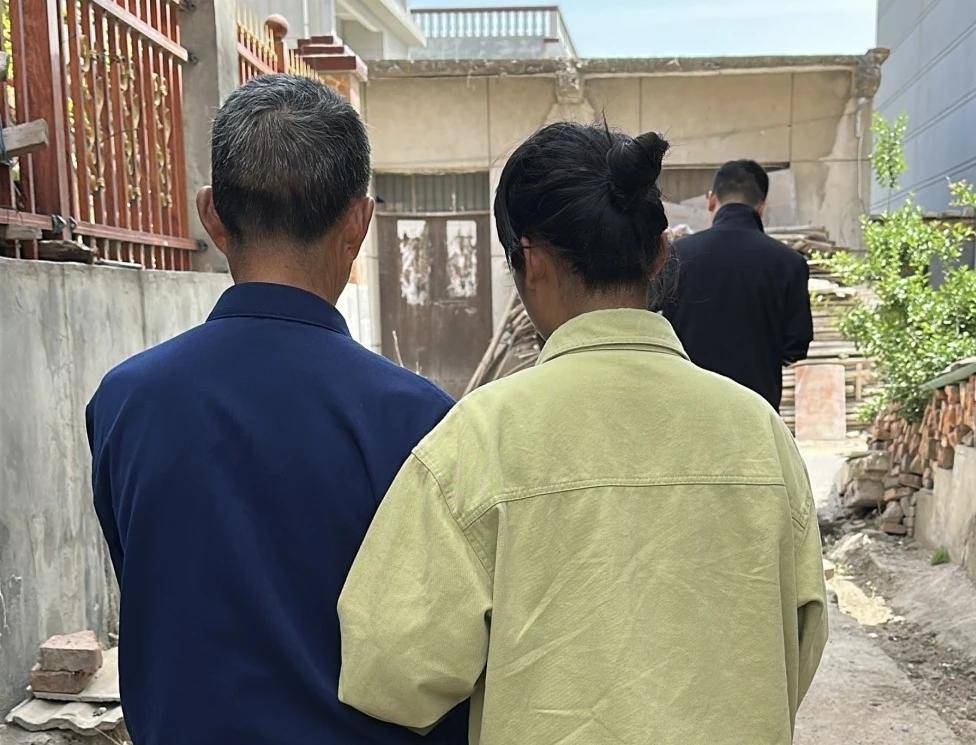 女孩跟男友外出打工失蹤，15年后被找到已育兩子 父親：她當(dāng)年流浪到河南，不知回家的路