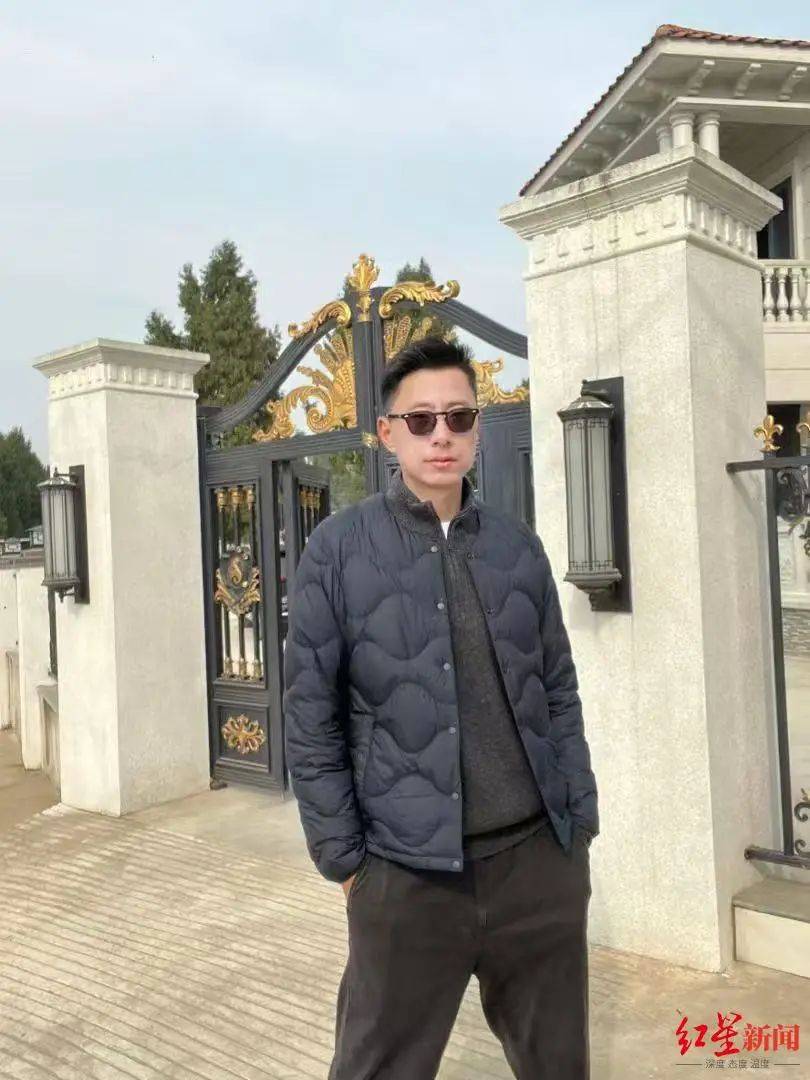 小伙搬磚9年攢200萬，修別墅買車：寧愿不要這些錢，若時(shí)間倒流想好好讀書