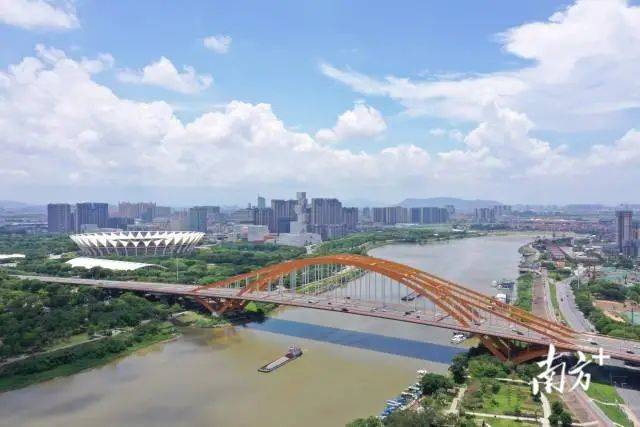 給五區(qū)干部開會，佛山市委書記發(fā)出“靈魂三問”