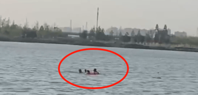 官方確認(rèn)：男子遺體被發(fā)現(xiàn)，腳上綁有啞鈴
